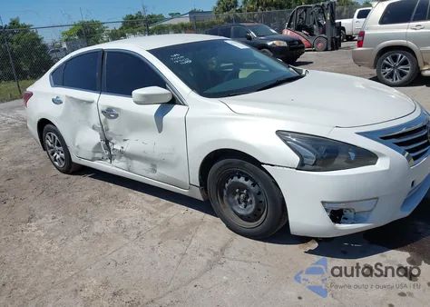 2013 Nissan Altima 2.5 S z USA, uszkodzony, nr VIN 1N4AL3AP5DC232614